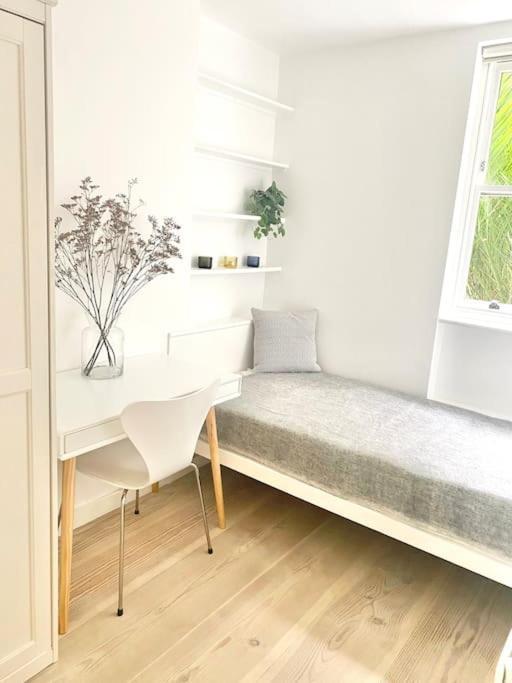 Stunning 4 Bed Flat Near Notting Hill And Hyde Park London